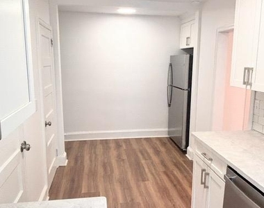 23 Morton Ave - Photo Thumbnail 4