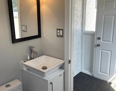 854 Summit Grove Avenue - Photo Thumbnail 6
