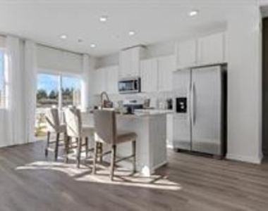 8207 Brodie Ct - Photo Thumbnail 9
