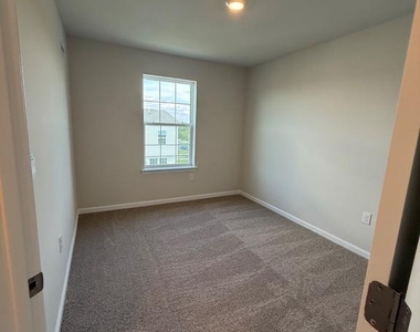 8207 Brodie Ct - Photo Thumbnail 70