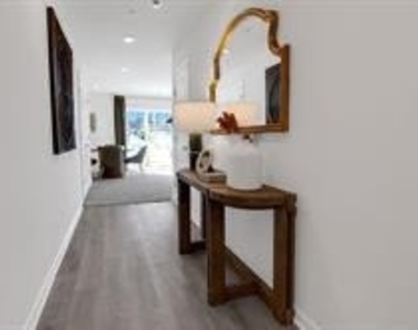 8207 Brodie Ct - Photo Thumbnail 4