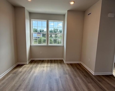 8207 Brodie Ct - Photo Thumbnail 57