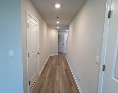 8207 Brodie Ct - Photo Thumbnail 36