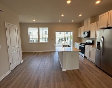 8207 Brodie Ct - Photo Thumbnail 39