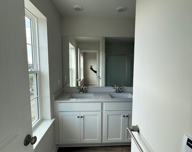 8207 Brodie Ct - Photo Thumbnail 79