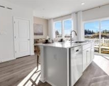 8207 Brodie Ct - Photo Thumbnail 7