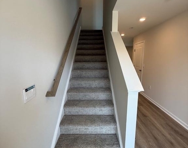 8207 Brodie Ct - Photo Thumbnail 29