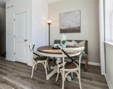 8207 Brodie Ct - Photo Thumbnail 10