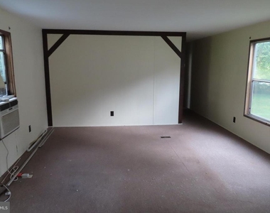 14169 Buchanan Trail West W - Photo Thumbnail 2