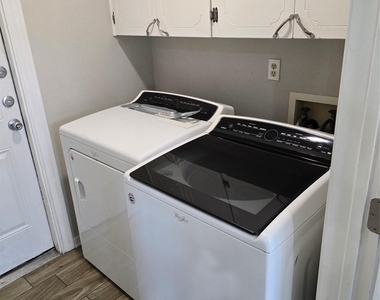 205 E Cherokee Dr - Photo Thumbnail 9