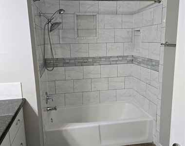 205 E Cherokee Dr - Photo Thumbnail 12