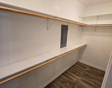 205 E Cherokee Dr - Photo Thumbnail 16