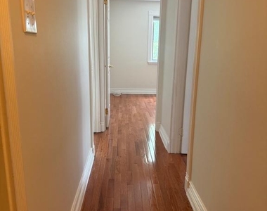 105 Montrose Avenue - Photo Thumbnail 21