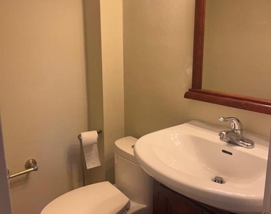 105 Montrose Avenue - Photo Thumbnail 8