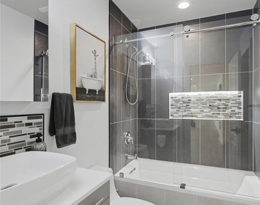 8901 Grandview Dr - Photo Thumbnail 28