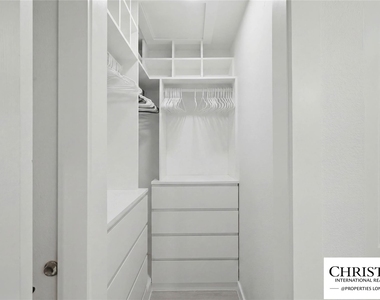 8901 Grandview Dr - Photo Thumbnail 21