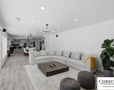 8901 Grandview Dr - Photo Thumbnail 17