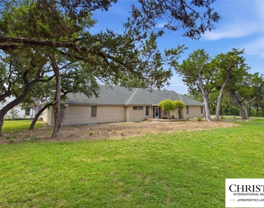 8901 Grandview Dr - Photo Thumbnail 3