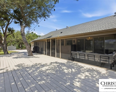 8901 Grandview Dr - Photo Thumbnail 36
