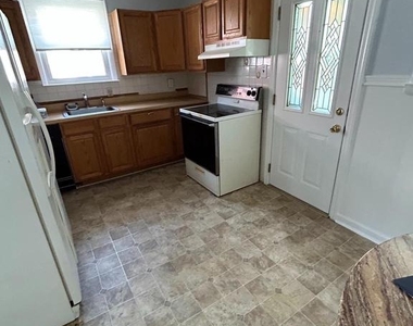 15 E Avon Road - Photo Thumbnail 2