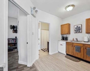 301 N Darlington Street - Photo Thumbnail 7