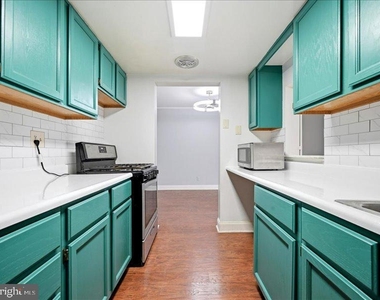 421 Drummers Lane - Photo Thumbnail 10