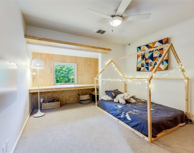 2000 Kenwood Ave - Photo Thumbnail 24