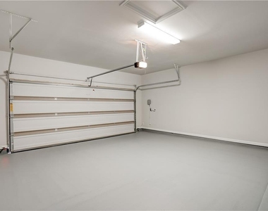1724 W Artesian Springs Xing - Photo Thumbnail 14