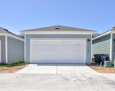 1724 W Artesian Springs Xing - Photo Thumbnail 18