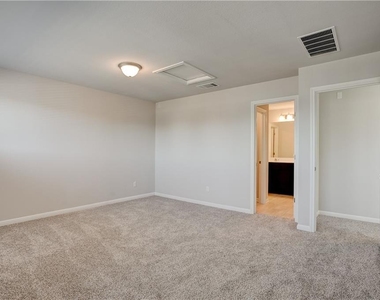 1724 W Artesian Springs Xing - Photo Thumbnail 8