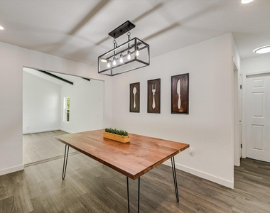 6913 Shannon Dr - Photo Thumbnail 5