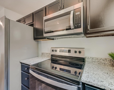 6913 Shannon Dr - Photo Thumbnail 7