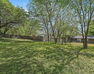 6913 Shannon Dr - Photo Thumbnail 17