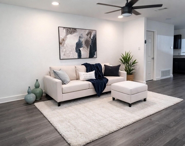 6913 Shannon Dr - Photo Thumbnail 1
