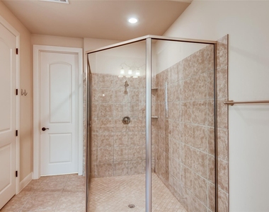 4216 Myrtle Beach Dr - Photo Thumbnail 15