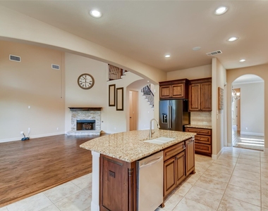 4216 Myrtle Beach Dr - Photo Thumbnail 8