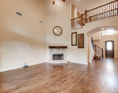 4216 Myrtle Beach Dr - Photo Thumbnail 3