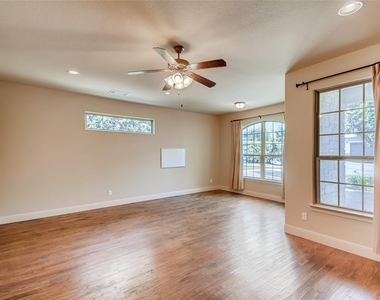4216 Myrtle Beach Dr - Photo Thumbnail 16