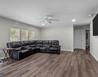 609 Winder - Photo Thumbnail 9