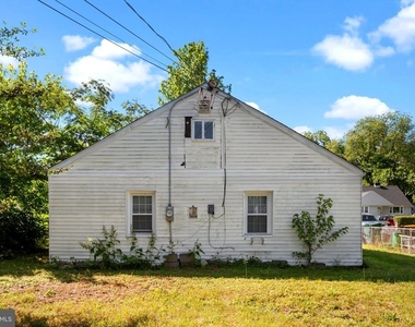 609 Winder - Photo Thumbnail 16
