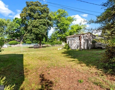 609 Winder - Photo Thumbnail 15