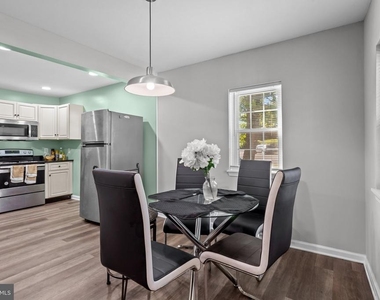 609 Winder - Photo Thumbnail 11
