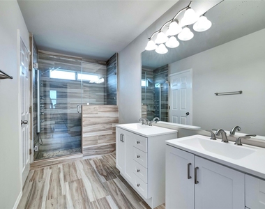 7312 E Ben White Blvd - Photo Thumbnail 12
