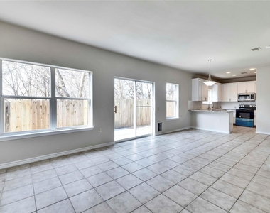 7312 E Ben White Blvd - Photo Thumbnail 6
