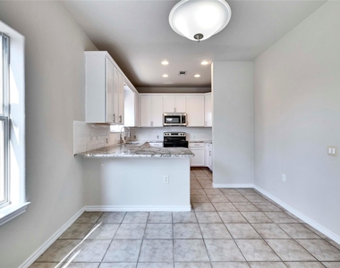 7312 E Ben White Blvd - Photo Thumbnail 8