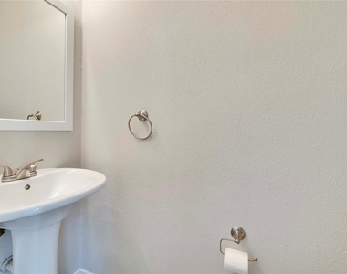 7312 E Ben White Blvd - Photo Thumbnail 22