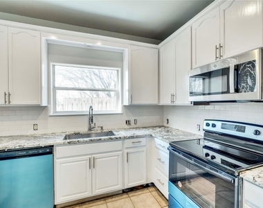 7312 E Ben White Blvd - Photo Thumbnail 5