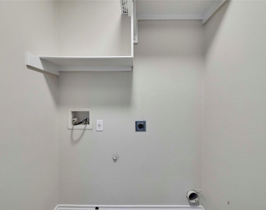 7312 E Ben White Blvd - Photo Thumbnail 15