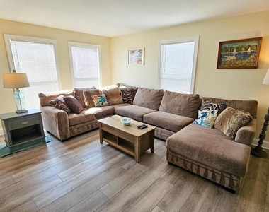105 Peter Road - Photo Thumbnail 6