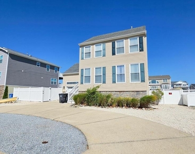 105 Peter Road - Photo Thumbnail 34